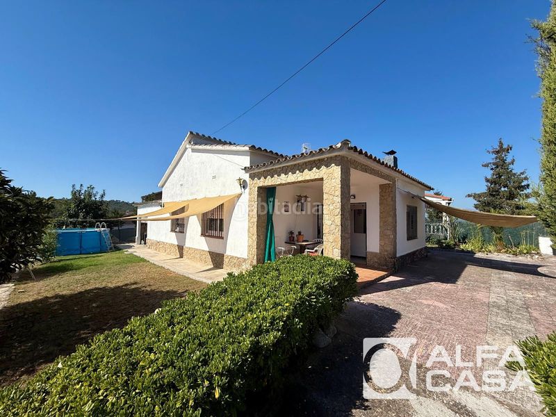 Foto e122757d-6e7a-4c60-8c63-d377e36da63d. Casa amb aparcament a Aiguaviva Parc Vidreres