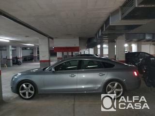 Aparcament cotxe  Avinguda vila de blanes. Plaza de parking para coche grande