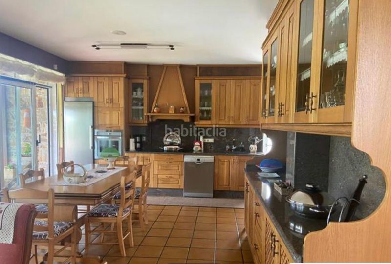 Foto 11ef7d12-0d46-40ea-83e6-26fb20399f58. Casa amb xemeneia calefacció aparcament piscina a Valdoviño