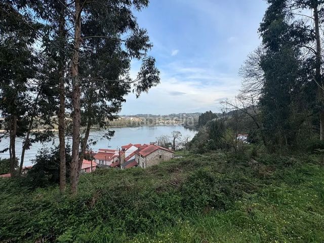 Foto e468d1f8-65e6-4dad-a847-cca53f74aef2. Terreny residencial a Mugardos