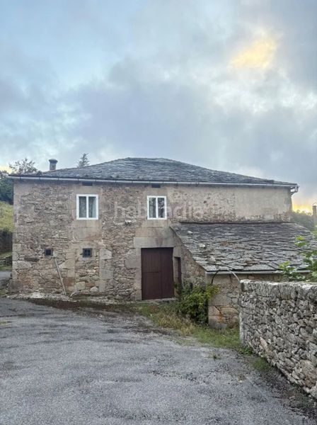 Foto ae3a8596-67a1-4795-a0f8-a6bea0b02dba. Masia amb aparcament a Viveiro