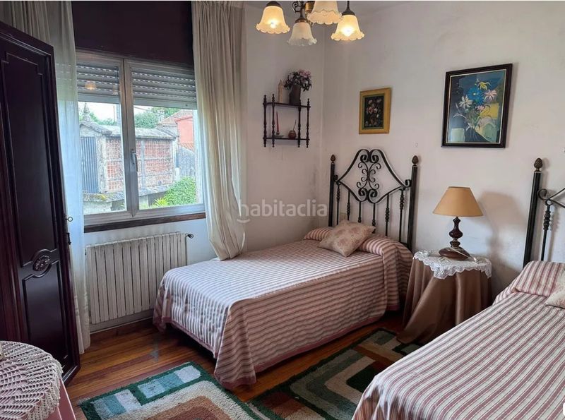 Foto 173f7394-d1b8-45f6-95bb-51e2814af8ae. Casa amb xemeneia calefacció aparcament a Parroquias de Santiago Santiago de Compostela