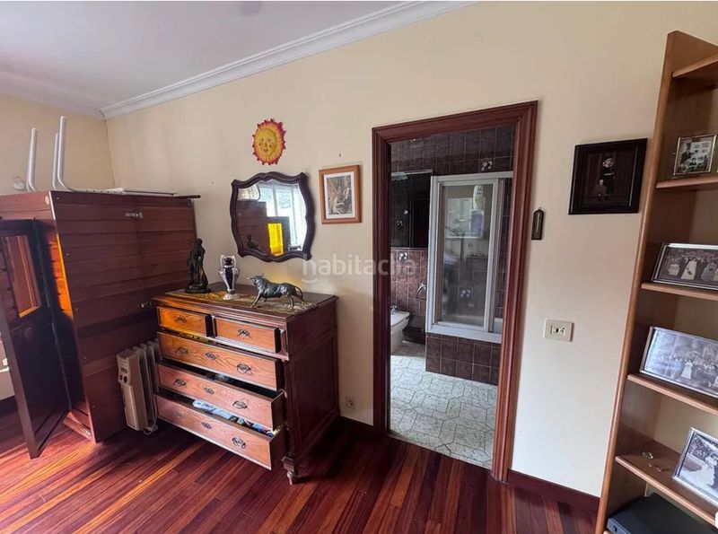 Foto ae3aa393-b025-456d-ad0f-7eb359692148. Casa amb xemeneia calefacció aparcament a Parroquias de Santiago Santiago de Compostela