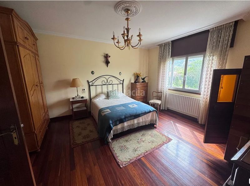 Foto b6d9b9bc-1a96-4d64-8b59-1761ad85ac6f. Casa amb xemeneia calefacció aparcament a Parroquias de Santiago Santiago de Compostela