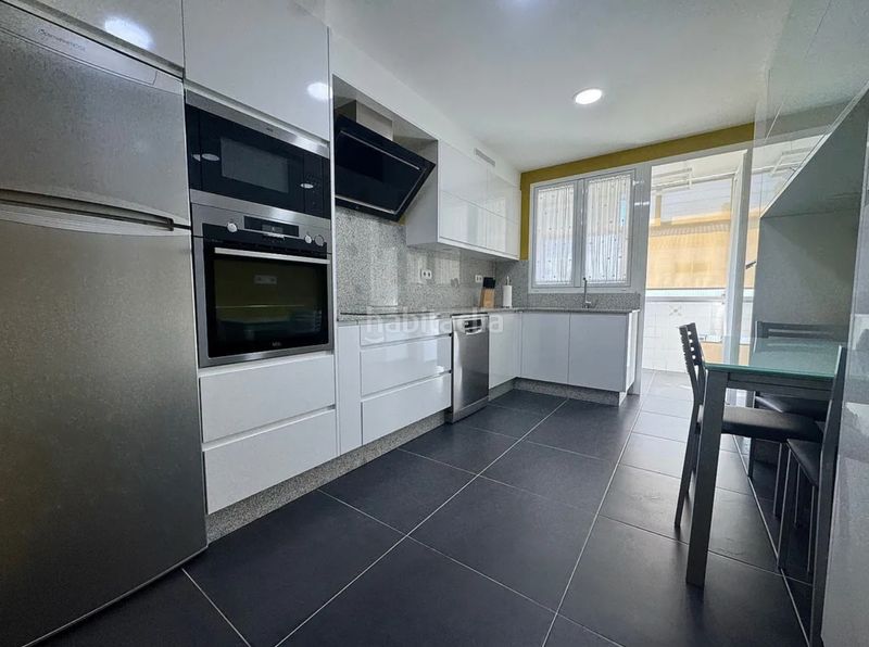 Foto 26056348-31cb-40e5-8509-4e04c6dbed81. Lloguer pis amb calefacció aparcament a Porta Nova Ferrol