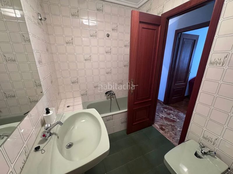 Foto 2b164950-1c50-43de-b817-4dc17ae6ff31. Lloguer pis amb calefacció aparcament a Porta Nova Ferrol