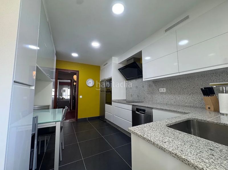 Foto a43541d8-2391-45bd-b36e-d1474355308c. Lloguer pis amb calefacció aparcament a Porta Nova Ferrol