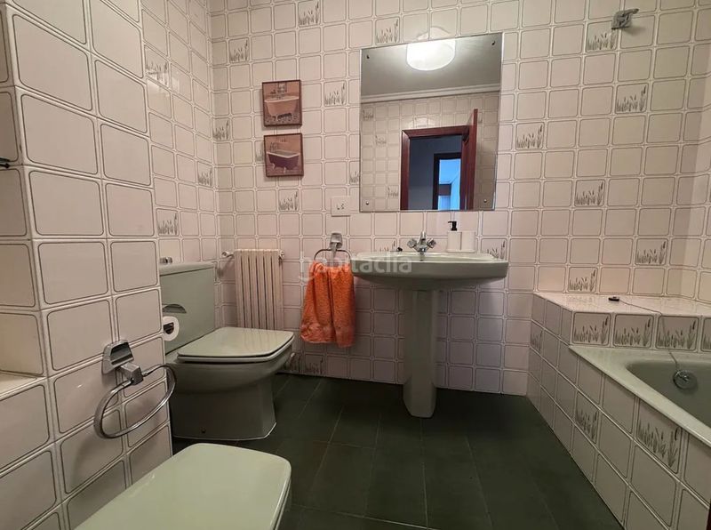 Foto cd69a010-ca50-4cc6-9482-3728f9c24abc. Lloguer pis amb calefacció aparcament a Porta Nova Ferrol