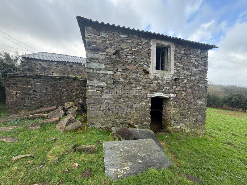 Foto f06ba044-3384-4178-967a-e3afd3869924. Masia amb aparcament a Valdoviño