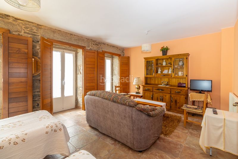 Foto 23c7e061-6a11-4e7d-8f8f-d4837641e332. Edificio  residencial en venta en calle 6, centro, ferrol en Lugo