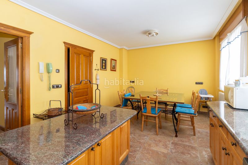 Foto a1f89c89-5fb6-40fd-b49b-39bc39a58035. Edificio  residencial en venta en calle 6, centro, ferrol en Lugo