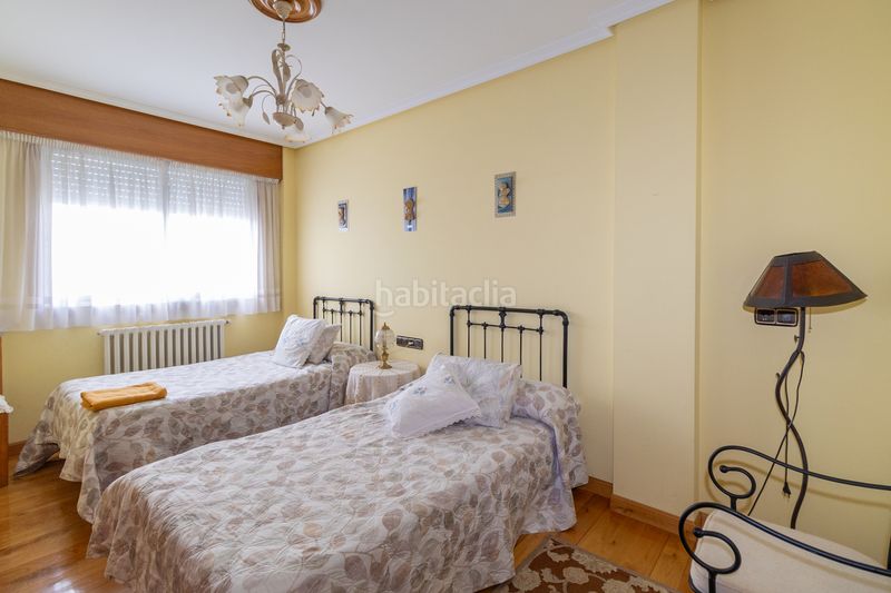 Foto a530c706-d275-455b-a455-3fb3596d4ba5. Edificio  residencial en venta en calle 6, centro, ferrol en Lugo