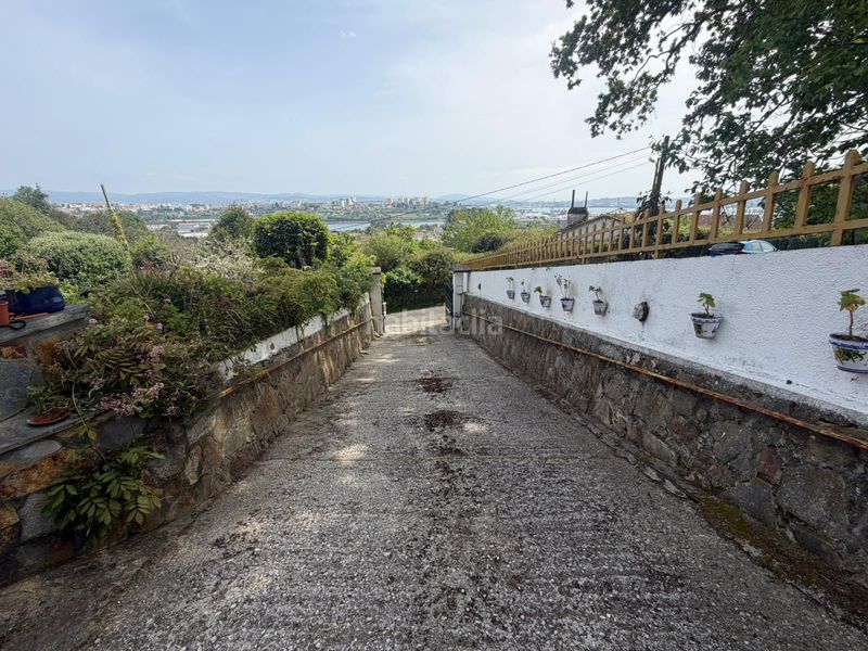 Foto 1be5c362-98ce-4fe2-bab0-e271f2ccd386. Xalet amb calefacció aparcament a A Malata - Catabois - Ciudad Jardín Ferrol