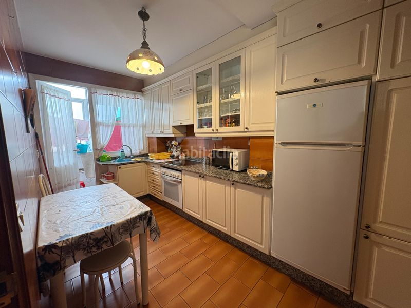 Foto b8a636f8-7061-46e9-bc59-f83f3c33e864. Rent flat with heating in Centro Ferrol