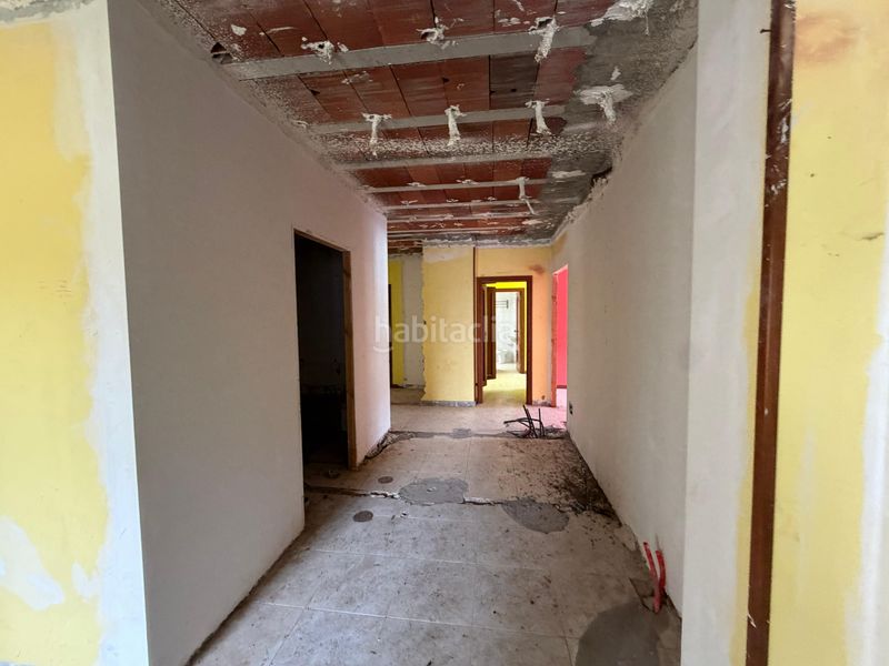 Foto 40cf89e4-f3c5-4644-9484-ad400f3090d2. Edifici a Cedeira