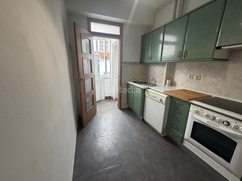 Foto 3d0bf3bd-b4f6-4b8e-9922-893921515357. Rent flat in Centro Ferrol