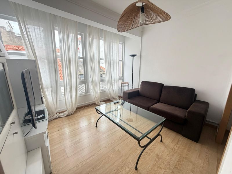 Foto 82ca9939-0043-4831-a08a-2fc0798cd0b9. Rent flat in Centro Ferrol