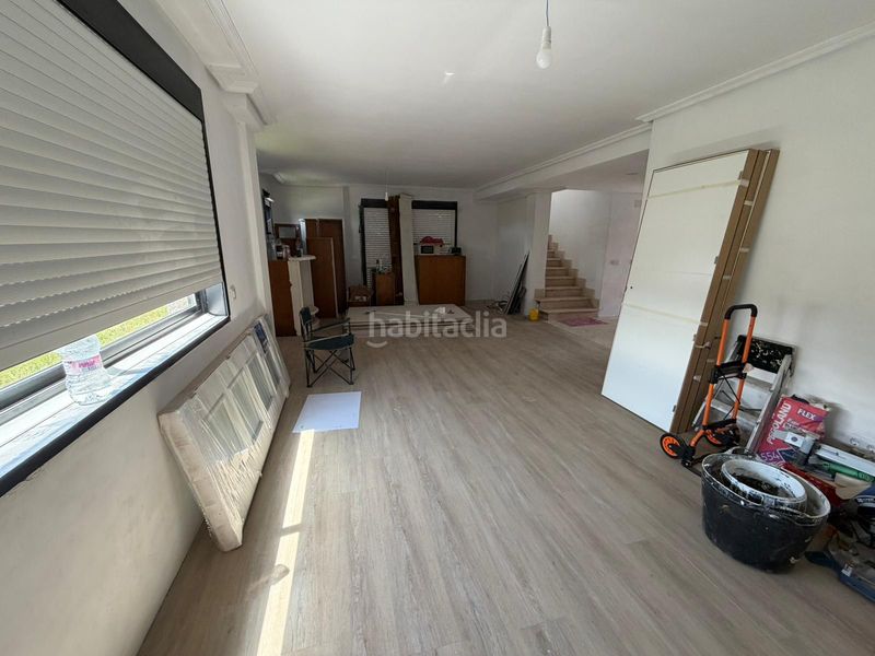 Foto 0fb8f24f-9b17-4192-9215-20629e986925. Casa aparellada amb aparcament a A Malata - Catabois - Ciudad Jardín Ferrol