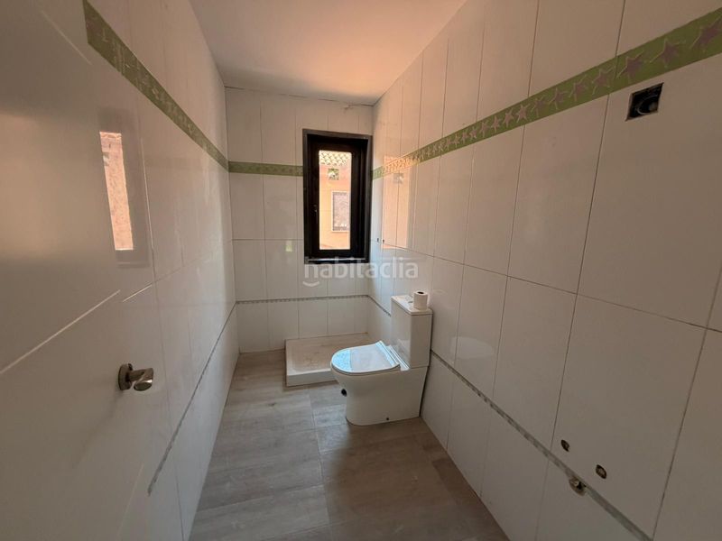 Foto 13af06e7-1a32-4b65-b5ce-cd3e9cad2108. Casa aparellada amb aparcament a A Malata - Catabois - Ciudad Jardín Ferrol