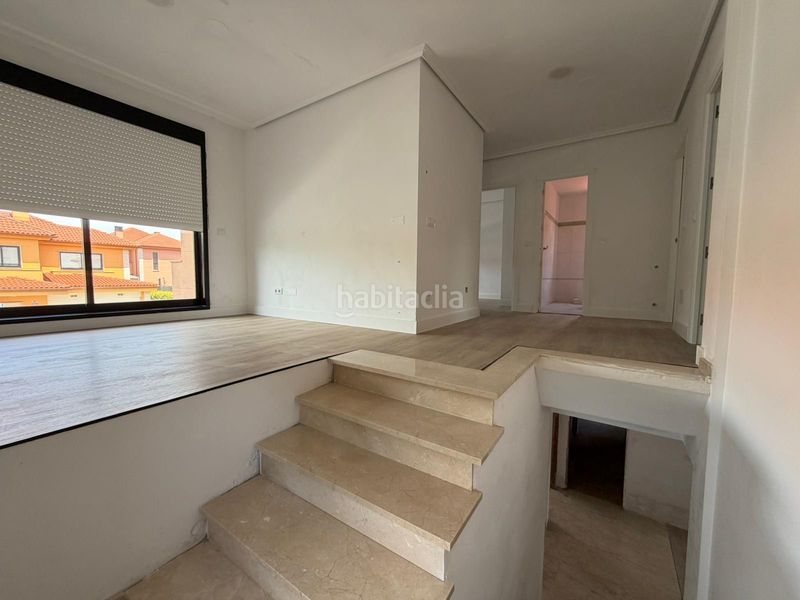 Foto 53eec07c-79a0-4dd4-a22f-274087b01503. Casa aparellada amb aparcament a A Malata - Catabois - Ciudad Jardín Ferrol