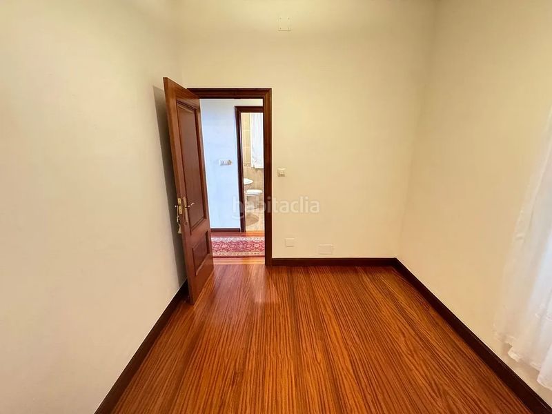 Foto c31a517a-c281-4390-bade-4d50f26b2b3a. Rent flat with heating in Centro Ferrol