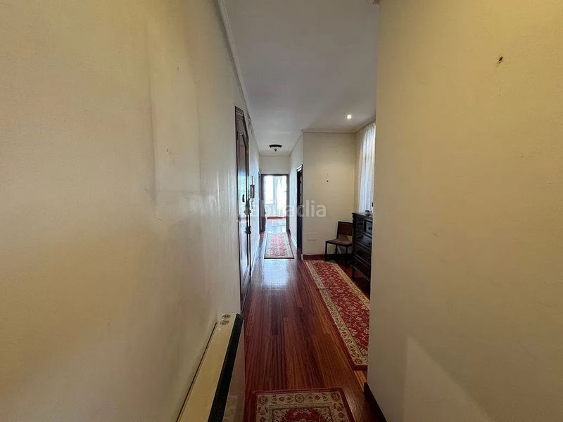 Foto ff7dd032-128e-4a18-b704-581a2cca7169. Rent flat with heating in Centro Ferrol