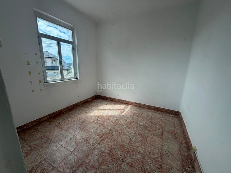 Foto fbff0254-e577-4dfc-92bd-f119eff932dd. Casa pareada en Neda