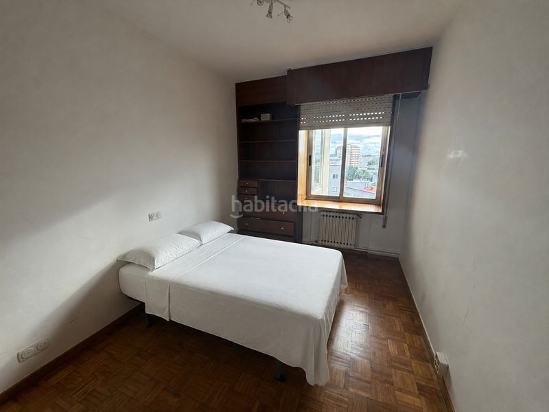 Foto 7e277a40-dd92-4375-8c80-355b6ad3abcb. Rent flat with heating parking in Caranza Ferrol