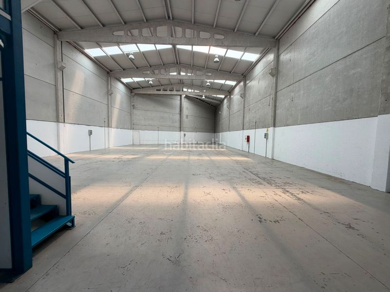 Foto ccdc152e-e96f-43b3-9ab6-cbe6c693e521. Location bâtiment à usage industriel dans San Mateo - Castro - O Val Narón