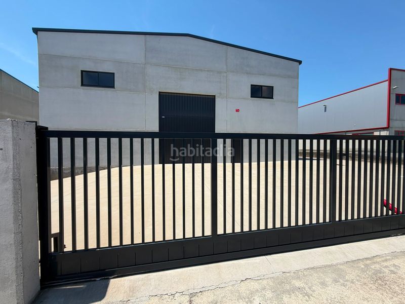 Foto c20b1c48-1503-4ad5-8dd6-ecbbee55ea26. Location bâtiment à usage industriel dans San Mateo - Castro - O Val Narón