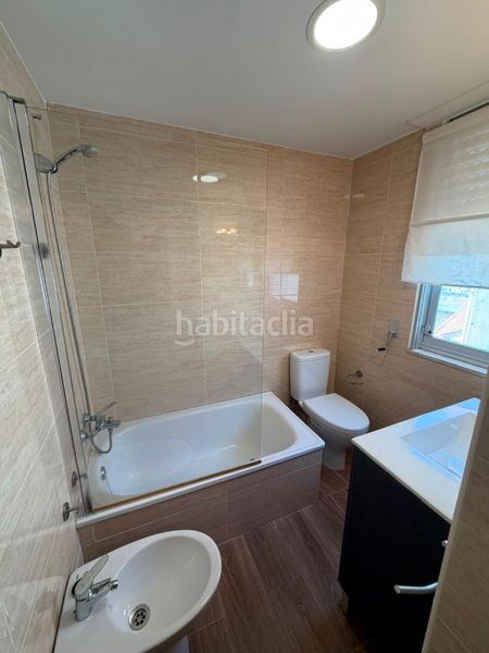 Foto 48550060-5554-4dcb-ac57-c0e4174d8255. Lloguer àtic amb calefacció a Centro Ferrol
