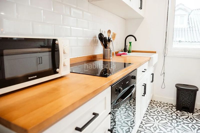Foto 91ee9539-b291-4013-8923-3069ee6441ed. Rent flat with heating in Centro Ferrol