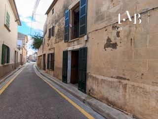 Casa  Carrer carrer del bisbe. Magnífica casa mallorquina en santanyí para reformar con vistas