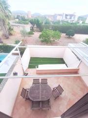 Maison jumelée  Carreró dels hortets. Adosado de tres plantas con garaje doble privado