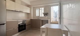 Appartement  Calle lluis marti. Reformado piso de 160 metros en lluís martí, las avenidas.