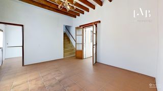 House  Carrer llibertat. Casa con encanto en el centro histórico de muro  a solo 10 min d