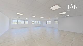 Rent Office space in Polígon son llaut 37. Oficinas en alquiler en el polígono de santa maría  funcionales,