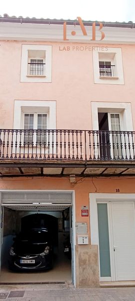 Foto cc7b9a7c-ae7d-48a5-87db-c3f5f047c921. Casa amb aparcament a Manacor centre Manacor