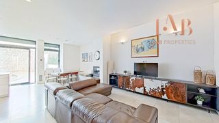 Chalet  Carrer carrer pou del rei. Venta de vivienda con licencia vacacional permanente etv