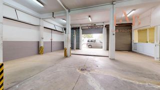 Local Comercial  Carrer de sant vicenç paül. Local grande en zona ocimax con muchas posibilidades de negocios