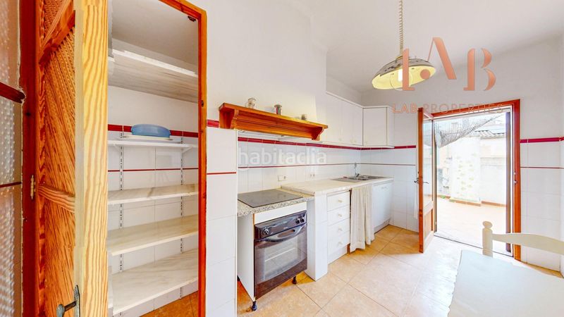 Foto 154f5e84-d53d-4ee6-965d-e49d2f72aa44. Casa amb aparcament a Llubí