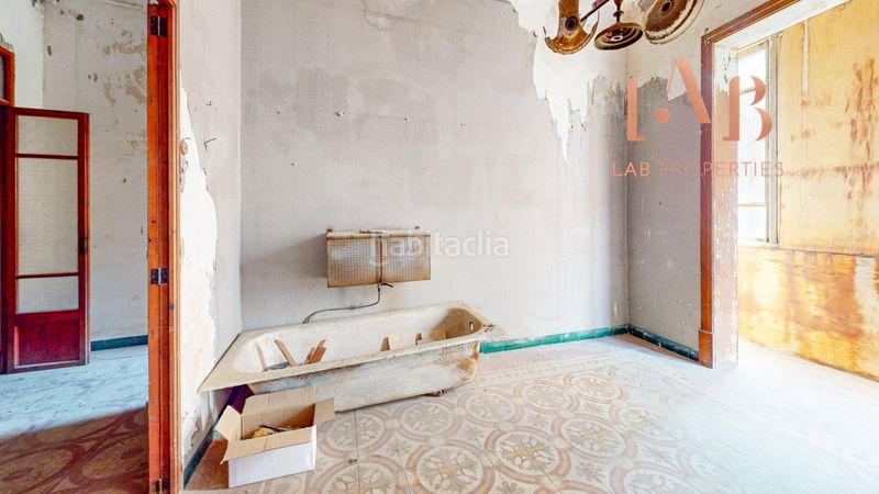 Foto f3a492e7-42d1-4d57-bea8-aa02325c0260. Edificio in El Sindicat Palma de Mallorca