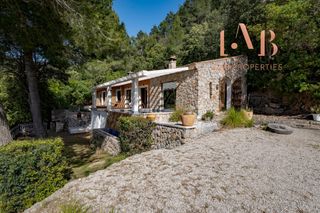 Bauernhof in Son cabaspre 48. Finca exclusiva en entorno natural privilegiado  esporles