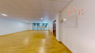 Office space  Gran via d'asima. Oficina  2 parkings  en venta en son castelló  ubicación privile