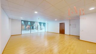 Bureau  Gran via d'asima. Oficina  2 parkings  en venta en son castelló  ubicación privile