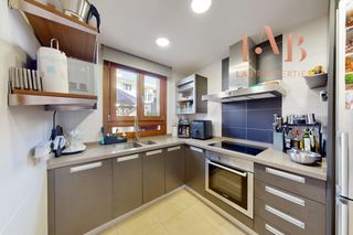 Zweist�ckige Wohnung in Calle xaloc 10. Luminoso d�plex de 3 habs con terraza, barbacoa y suite con vest