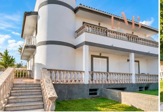 Rent Ground floor in Muro. Alquiler de planta baja pareada en playas de muro  1.300 mes