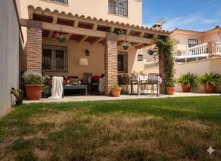Reihenhaus  Calle palermo. Adosado de 4 dorm. con jardín y chimenea en santa margarita  el