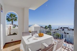 Rent Flat in Avenida del golf 22. Marina de alcaidesa preciosas vistas margolf y gibraltar