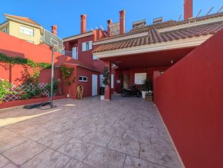 Rent Semi detached house in Calle  laya 7. Exclusiva vivienda en venta melchor el hogar ideal junto al mar